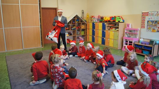 Gm. Kamień. Mikołaj dał prezenty nie tylko przedszkolakom [GALERIA ZDJĘĆ]
