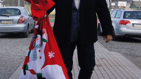 Gm. Kamień. Mikołaj dał prezenty nie tylko przedszkolakom [GALERIA ZDJĘĆ]