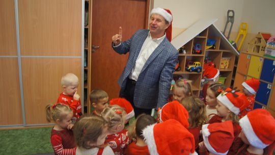 Gm. Kamień. Mikołaj dał prezenty nie tylko przedszkolakom [GALERIA ZDJĘĆ]