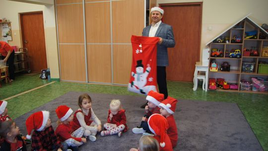 Gm. Kamień. Mikołaj dał prezenty nie tylko przedszkolakom [GALERIA ZDJĘĆ]