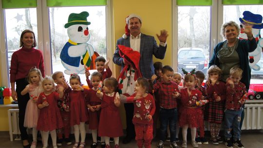 Gm. Kamień. Mikołaj dał prezenty nie tylko przedszkolakom [GALERIA ZDJĘĆ]