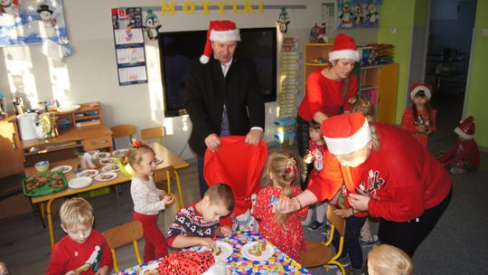 Gm. Kamień. Mikołaj dał prezenty nie tylko przedszkolakom [GALERIA ZDJĘĆ]