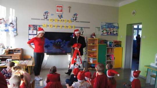 Gm. Kamień. Mikołaj dał prezenty nie tylko przedszkolakom [GALERIA ZDJĘĆ]