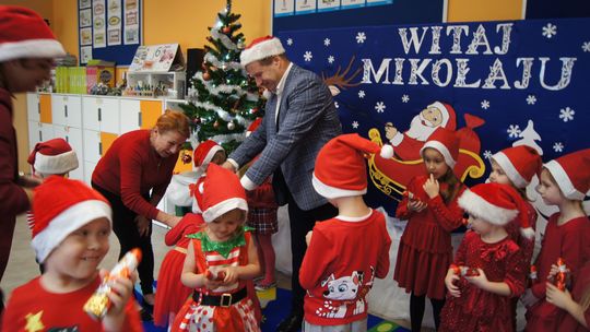 Gm. Kamień. Mikołaj dał prezenty nie tylko przedszkolakom [GALERIA ZDJĘĆ]