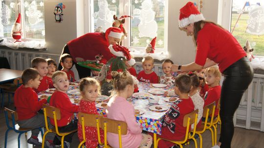 Gm. Kamień. Mikołaj dał prezenty nie tylko przedszkolakom [GALERIA ZDJĘĆ]