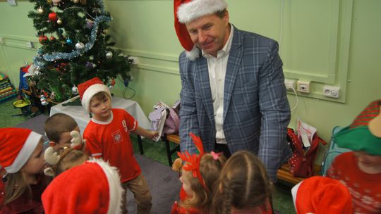 Gm. Kamień. Mikołaj dał prezenty nie tylko przedszkolakom [GALERIA ZDJĘĆ]