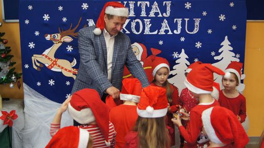 Gm. Kamień. Mikołaj dał prezenty nie tylko przedszkolakom [GALERIA ZDJĘĆ]