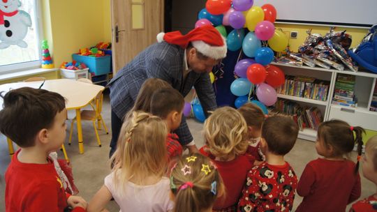 Gm. Kamień. Mikołaj dał prezenty nie tylko przedszkolakom [GALERIA ZDJĘĆ]