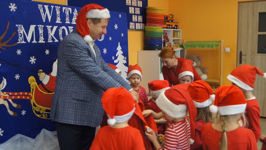 Gm. Kamień. Mikołaj dał prezenty nie tylko przedszkolakom [GALERIA ZDJĘĆ]