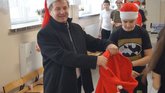Gm. Kamień. Mikołaj dał prezenty nie tylko przedszkolakom [GALERIA ZDJĘĆ]