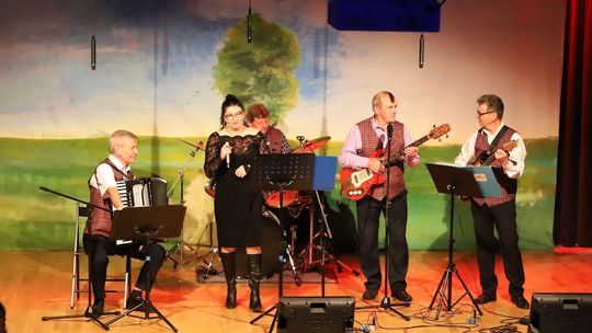 II Powiatowy Przegląd Zespołów Artystycznych w Hańsku [GALERIA ZDJĘĆ]