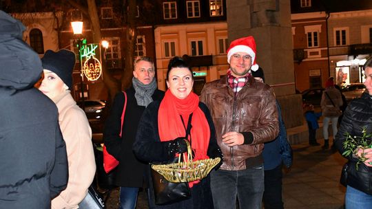 Krasnystaw. Iluminacje, prezenty, świąteczna atmosfera [GALERIA ZDJĘĆ]