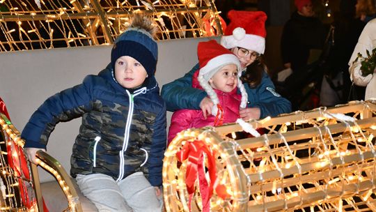 Krasnystaw. Iluminacje, prezenty, świąteczna atmosfera [GALERIA ZDJĘĆ]