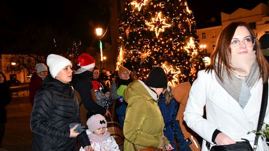 Krasnystaw. Iluminacje, prezenty, świąteczna atmosfera [GALERIA ZDJĘĆ]