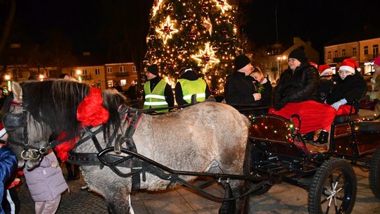 Krasnystaw. Iluminacje, prezenty, świąteczna atmosfera [GALERIA ZDJĘĆ]