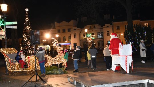 Krasnystaw. Iluminacje, prezenty, świąteczna atmosfera [GALERIA ZDJĘĆ]