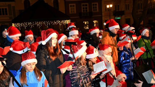 Krasnystaw. Iluminacje, prezenty, świąteczna atmosfera [GALERIA ZDJĘĆ]