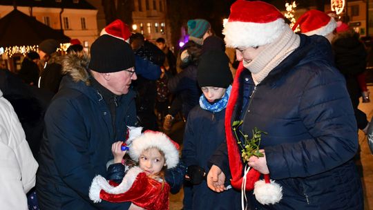 Krasnystaw. Iluminacje, prezenty, świąteczna atmosfera [GALERIA ZDJĘĆ]