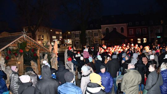 Krasnystaw. Iluminacje, prezenty, świąteczna atmosfera [GALERIA ZDJĘĆ]