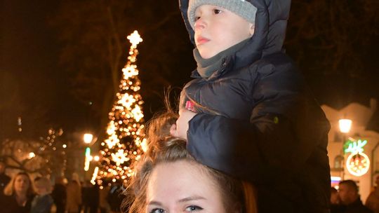 Krasnystaw. Iluminacje, prezenty, świąteczna atmosfera [GALERIA ZDJĘĆ]