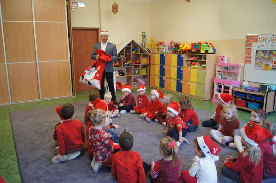 Gm. Kamień. Mikołaj dał prezenty nie tylko przedszkolakom [GALERIA ZDJĘĆ]