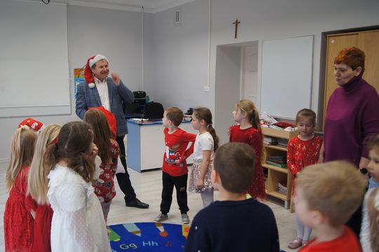 Gm. Kamień. Mikołaj dał prezenty nie tylko przedszkolakom [GALERIA ZDJĘĆ]