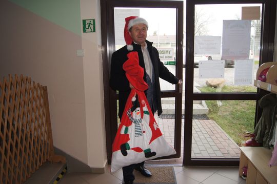 Gm. Kamień. Mikołaj dał prezenty nie tylko przedszkolakom [GALERIA ZDJĘĆ]