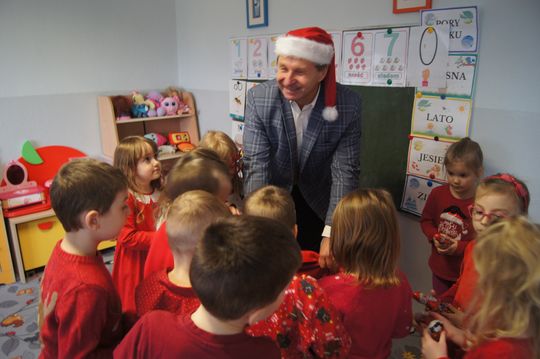 Gm. Kamień. Mikołaj dał prezenty nie tylko przedszkolakom [GALERIA ZDJĘĆ]
