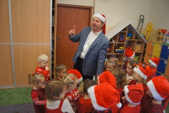 Gm. Kamień. Mikołaj dał prezenty nie tylko przedszkolakom [GALERIA ZDJĘĆ]