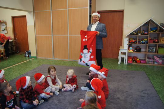 Gm. Kamień. Mikołaj dał prezenty nie tylko przedszkolakom [GALERIA ZDJĘĆ]