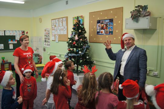 Gm. Kamień. Mikołaj dał prezenty nie tylko przedszkolakom [GALERIA ZDJĘĆ]