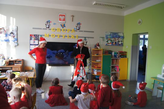 Gm. Kamień. Mikołaj dał prezenty nie tylko przedszkolakom [GALERIA ZDJĘĆ]