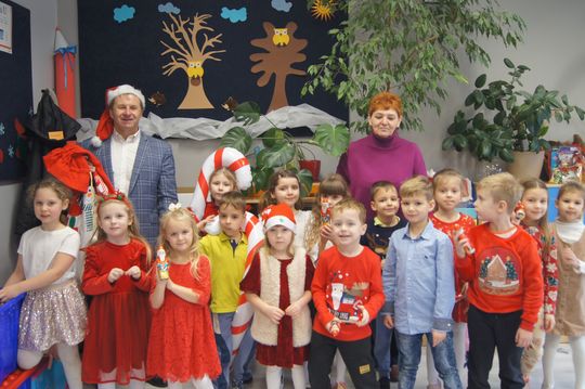 Gm. Kamień. Mikołaj dał prezenty nie tylko przedszkolakom [GALERIA ZDJĘĆ]