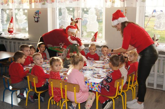 Gm. Kamień. Mikołaj dał prezenty nie tylko przedszkolakom [GALERIA ZDJĘĆ]