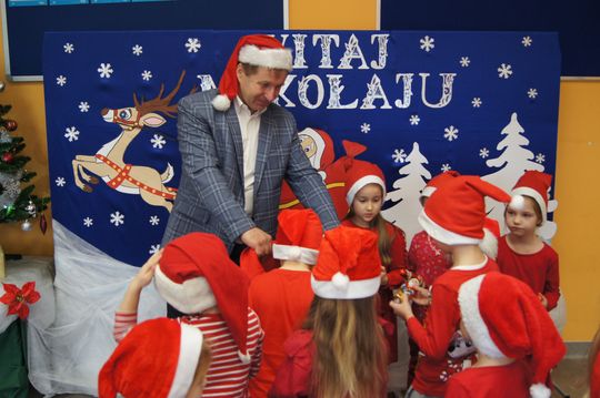 Gm. Kamień. Mikołaj dał prezenty nie tylko przedszkolakom [GALERIA ZDJĘĆ]