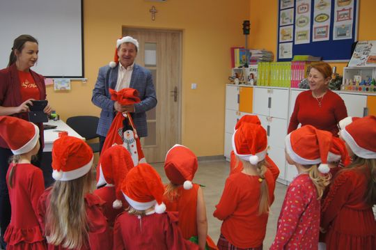 Gm. Kamień. Mikołaj dał prezenty nie tylko przedszkolakom [GALERIA ZDJĘĆ]