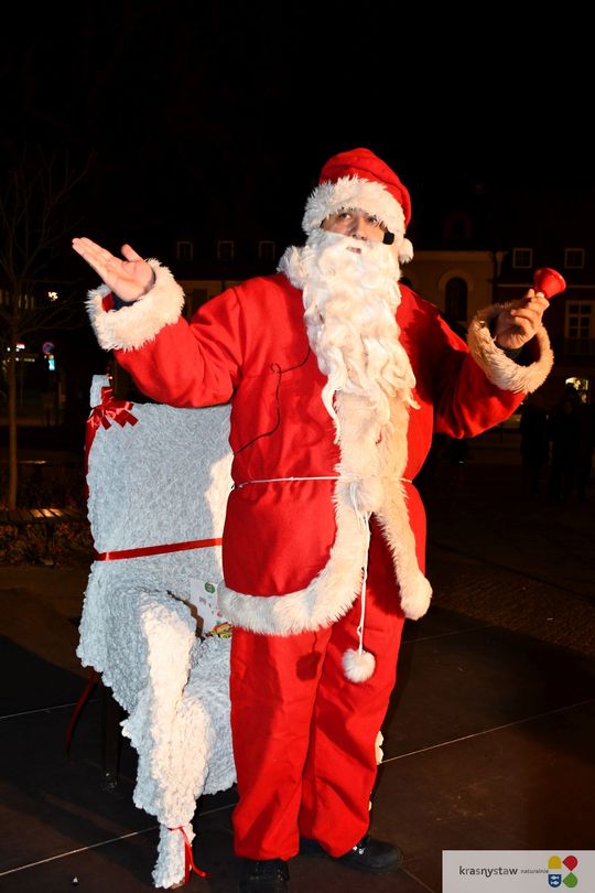 Krasnystaw. Iluminacje, prezenty, świąteczna atmosfera [GALERIA ZDJĘĆ]