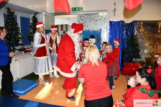 Krasnystaw. Iluminacje, prezenty, świąteczna atmosfera [GALERIA ZDJĘĆ]