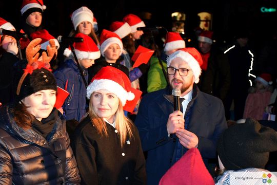 Krasnystaw. Iluminacje, prezenty, świąteczna atmosfera [GALERIA ZDJĘĆ]