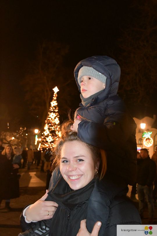 Krasnystaw. Iluminacje, prezenty, świąteczna atmosfera [GALERIA ZDJĘĆ]