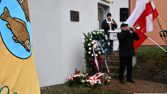 Odsłonięcie tablicy pamięci pomordowanych Żydów z Krasnegostawu [GALERIA ZDJĘĆ]