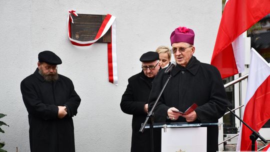 Odsłonięcie tablicy pamięci pomordowanych Żydów z Krasnegostawu [GALERIA ZDJĘĆ]