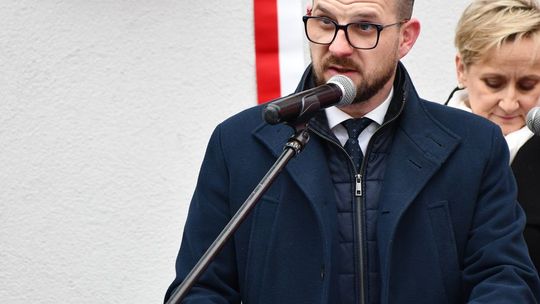 Odsłonięcie tablicy pamięci pomordowanych Żydów z Krasnegostawu [GALERIA ZDJĘĆ]