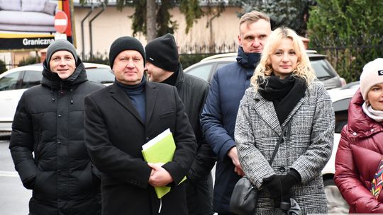 Odsłonięcie tablicy pamięci pomordowanych Żydów z Krasnegostawu [GALERIA ZDJĘĆ]