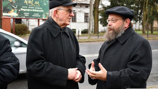 Odsłonięcie tablicy pamięci pomordowanych Żydów z Krasnegostawu [GALERIA ZDJĘĆ]