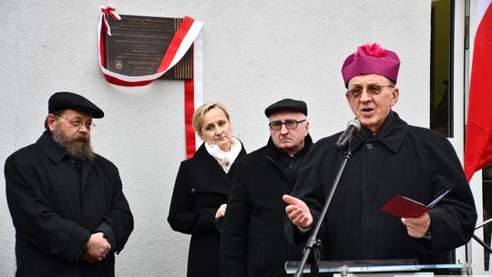 Odsłonięcie tablicy pamięci pomordowanych Żydów z Krasnegostawu [GALERIA ZDJĘĆ]