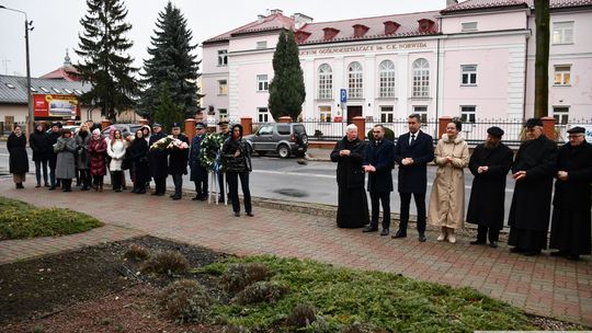 Odsłonięcie tablicy pamięci pomordowanych Żydów z Krasnegostawu [GALERIA ZDJĘĆ]