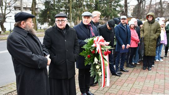 Odsłonięcie tablicy pamięci pomordowanych Żydów z Krasnegostawu [GALERIA ZDJĘĆ]
