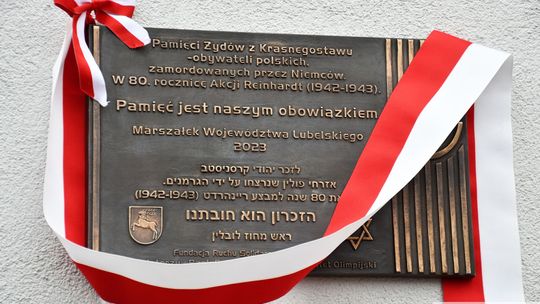 Odsłonięcie tablicy pamięci pomordowanych Żydów z Krasnegostawu [GALERIA ZDJĘĆ]