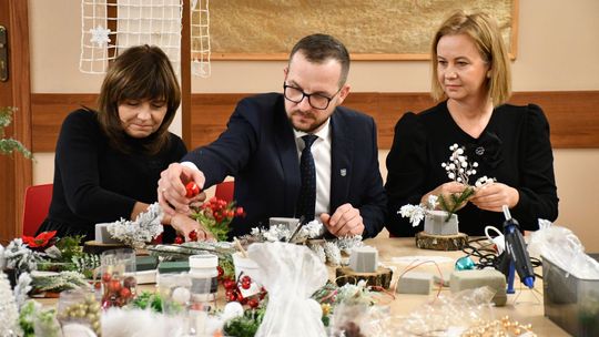IV Maraton Ozdób Choinkowych w Środowiskowym Domu Samopomocy w Krasnymstawie [GALERIA ZDJĘĆ]